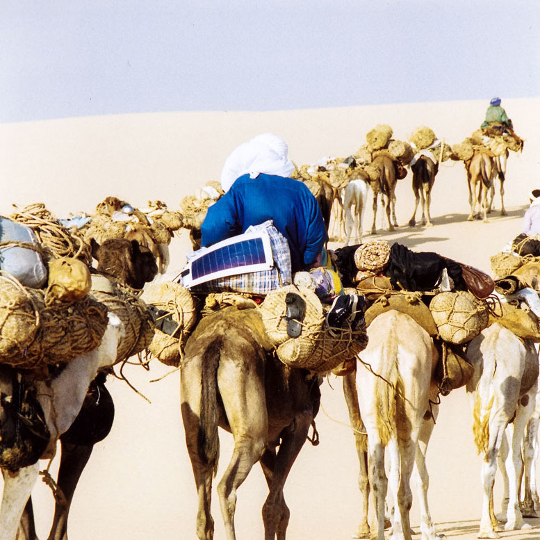 映画『Caravan to the Future』上映会&デコート豊崎アリサさんサイン会